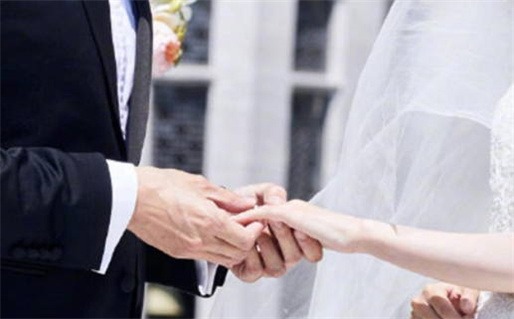 2025年10月17日领证趋吉避凶了吗？ 今日领证结婚是好日子吗？