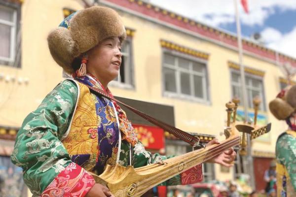 藏族“雪顿节”：农耕文明中的祭祀与庆典活动