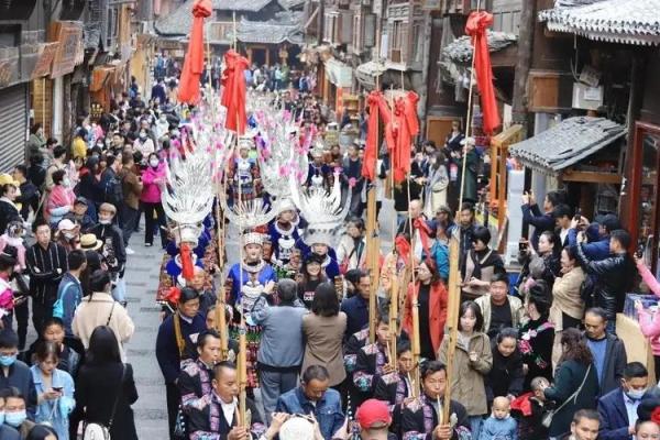 苗族祭祖节：农耕文化中的家族荣耀与尊敬