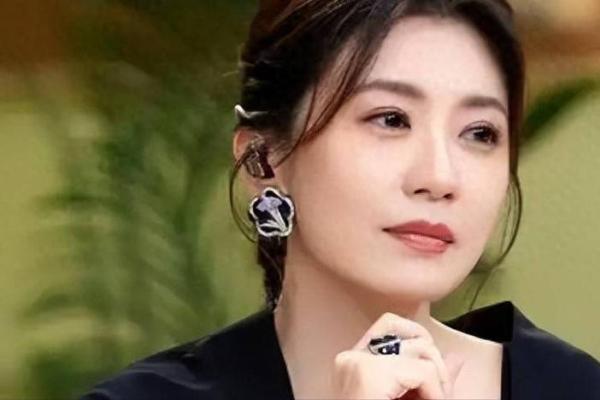 贾静雯的命运玄机：如何通过八字破解人生困局